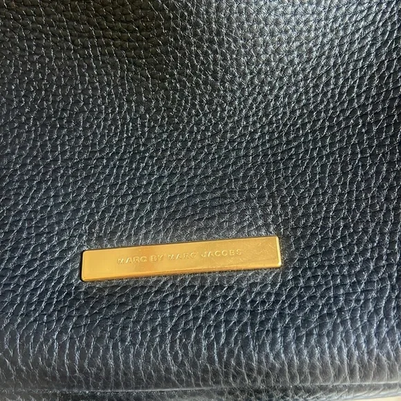 Marc By Marc Jacobs Black and Tan Shoulder Bag - Picture 2 of 9